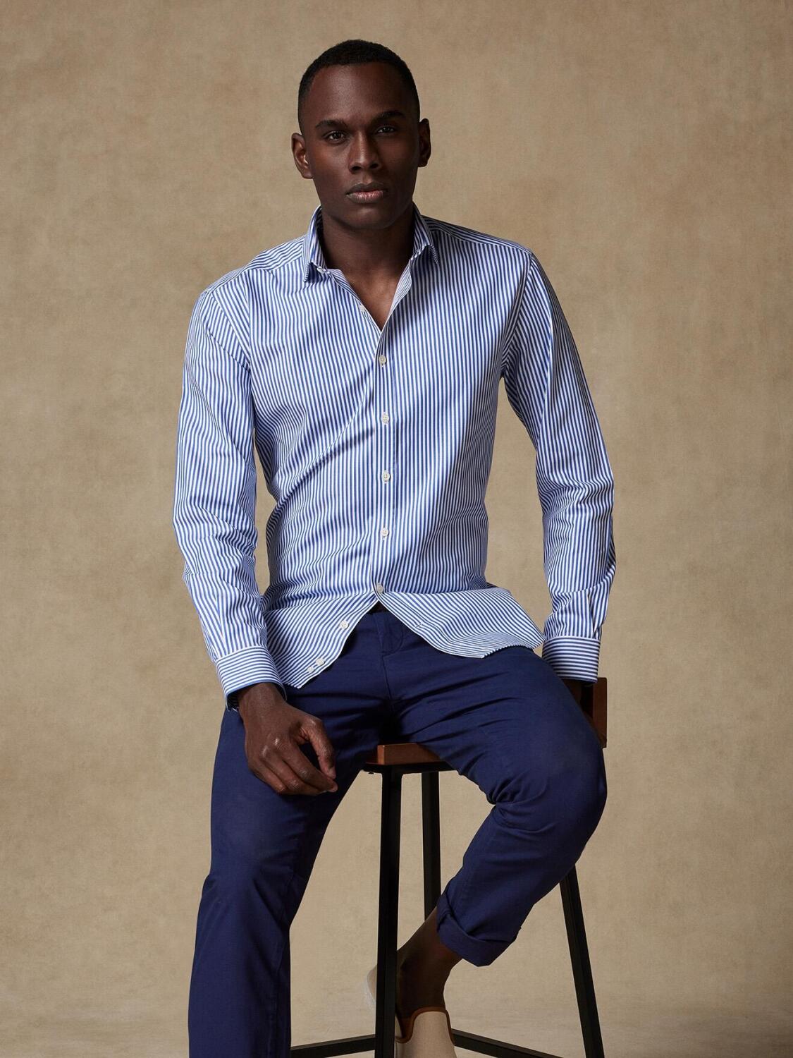 Tailliertes Hemd Clive mit Marinestreifen