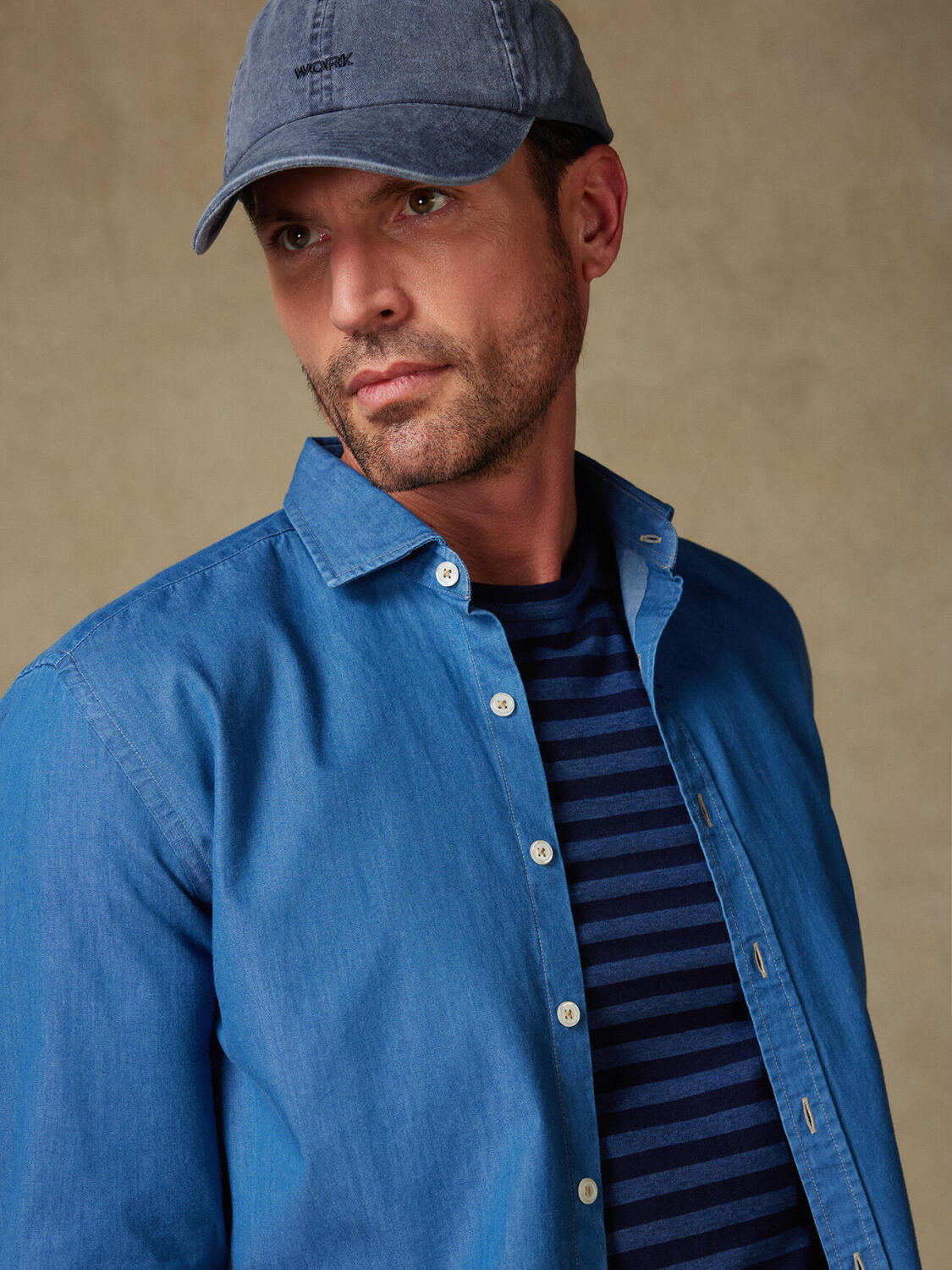 Camicia slim in denim celeste