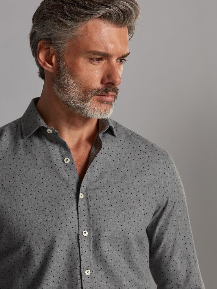 Camisa curvada Dorian en franela gris con lunares estampados