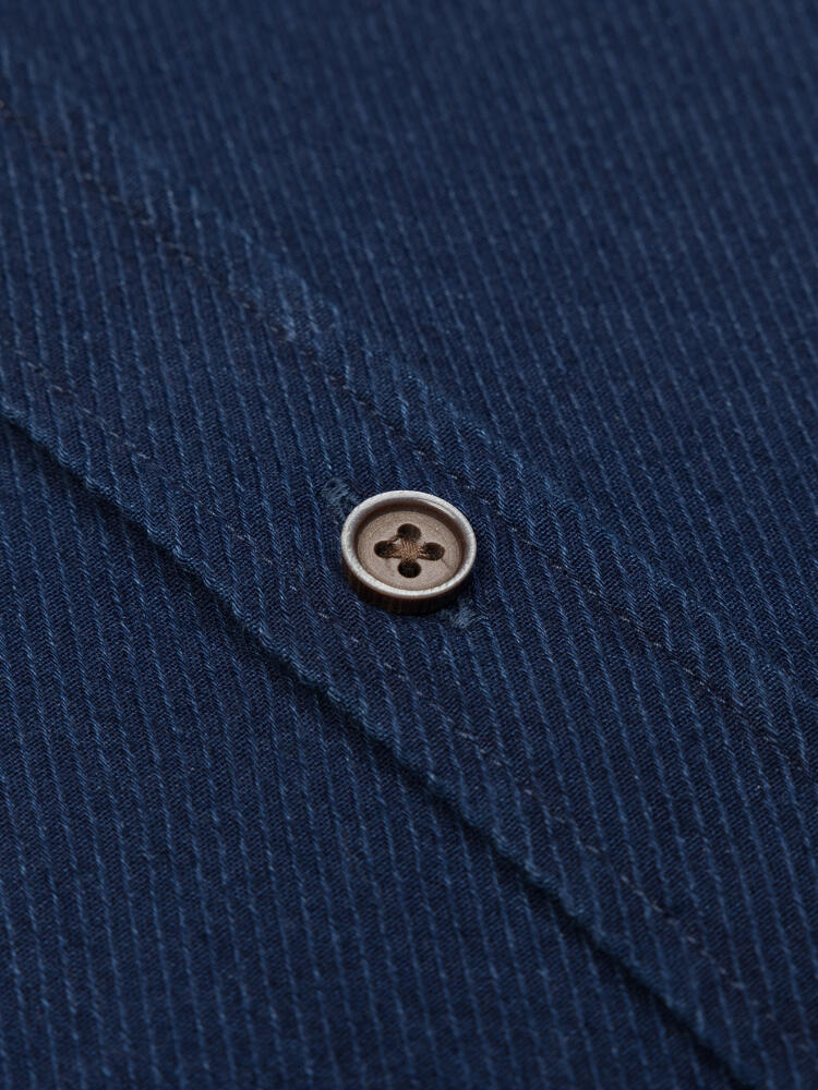 Alford-Tailliertes Hemd aus Indigo-Twill