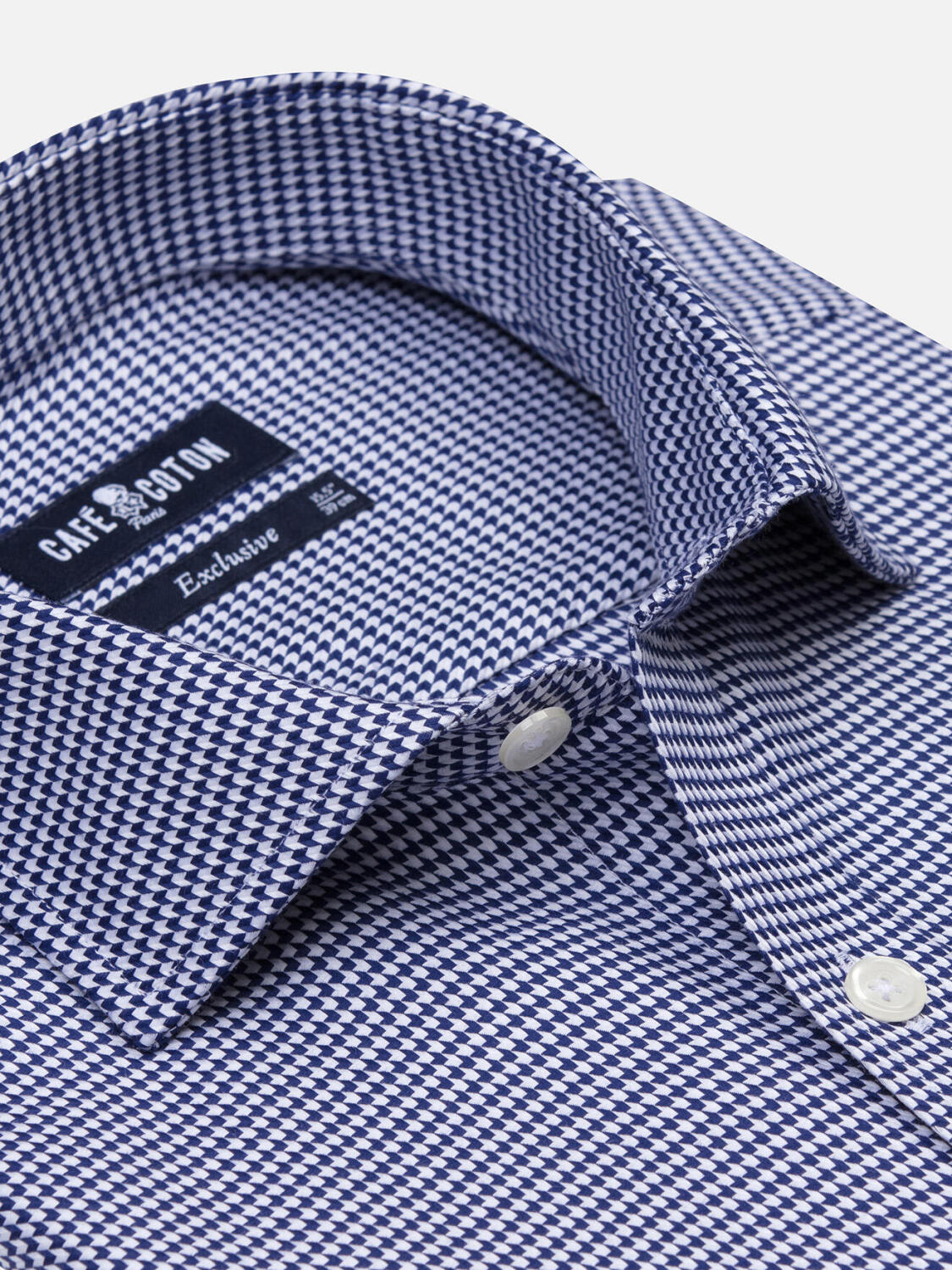 Chemise cintr&eacute;e Bud en twill marine - Grande longueur de manche