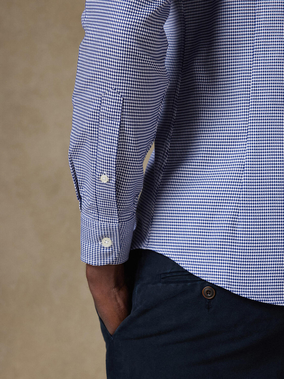 Chemise cintr&eacute;e Bud en twill marine - Grande longueur de manche