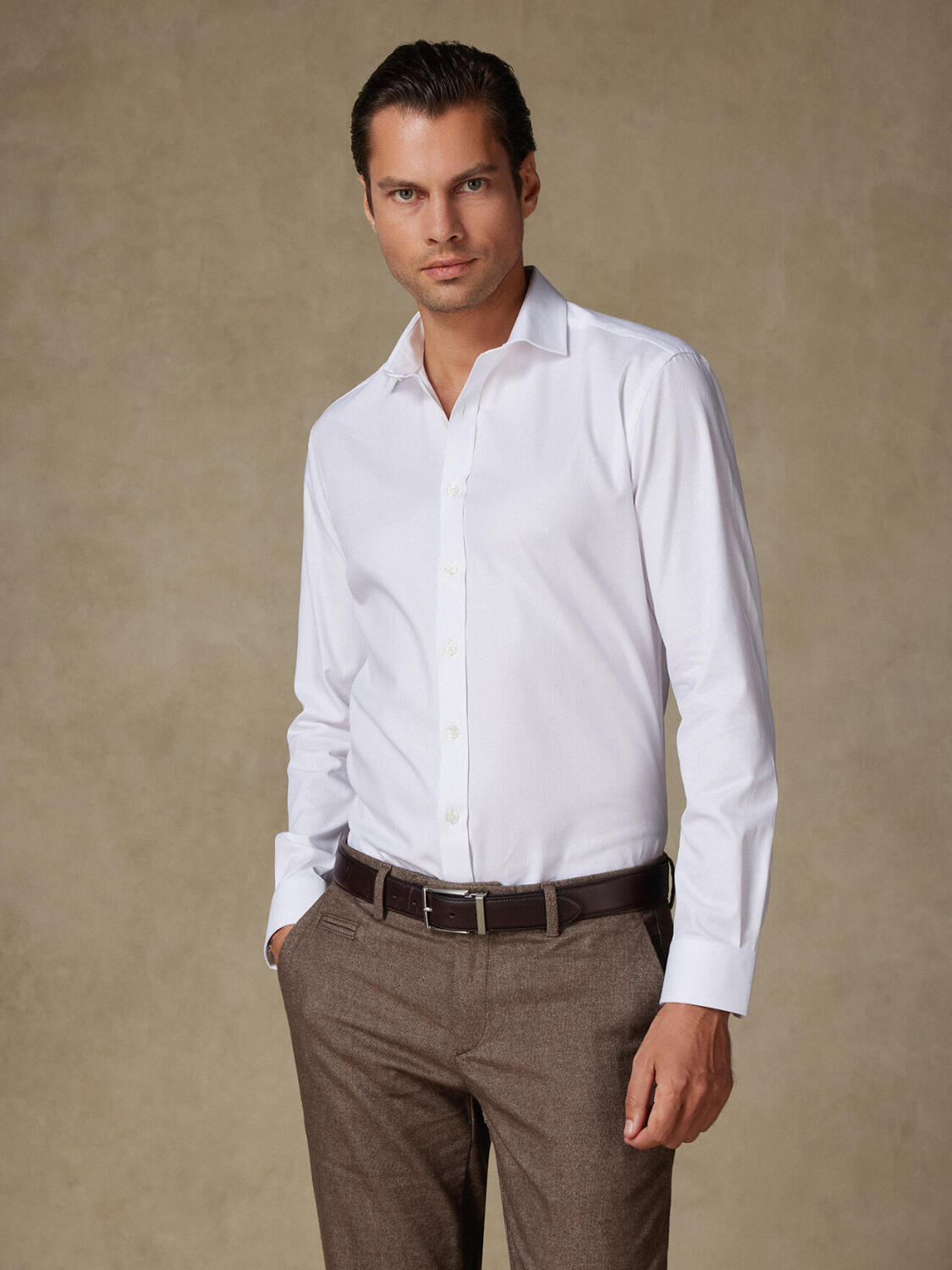 Camicia slim fit in piqu&eacute; bianco- Maniche extra lunghe