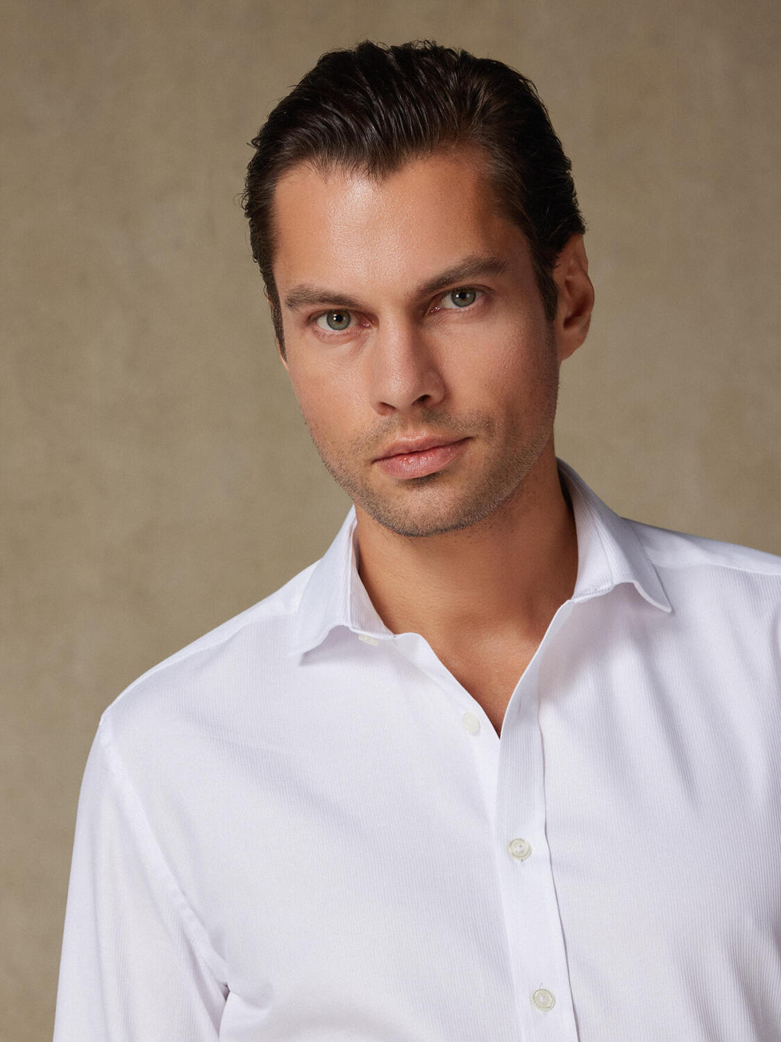 Camicia slim fit in piqu&eacute; bianco- Maniche extra lunghe