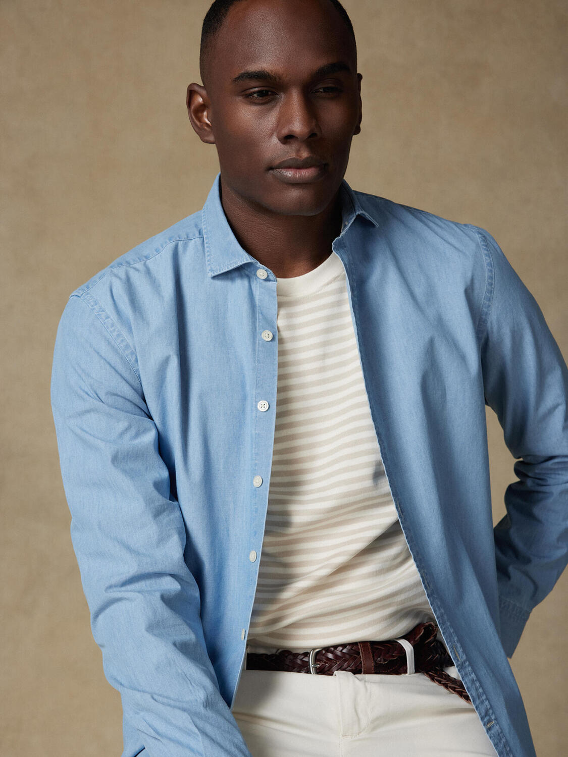 Dane tailliertes Hemd in himmelblau Denim  - Extra lange Ärmellänge