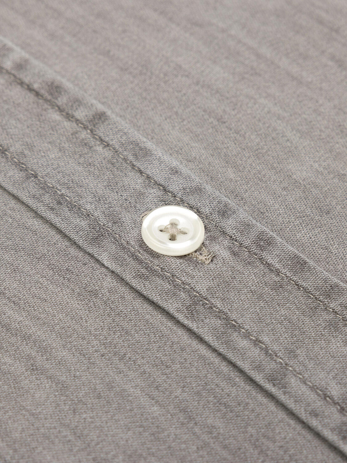 Chemise cintr&eacute;e Darcy en denim gr&egrave;ge  - Grande longueur de manches