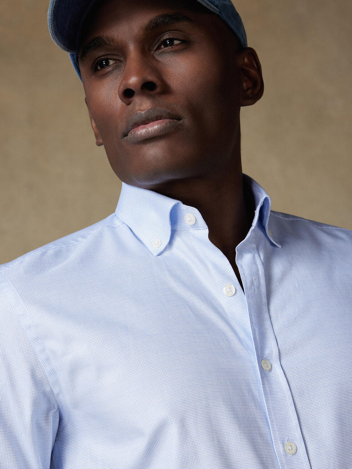 Camisa entallada trenza cielo