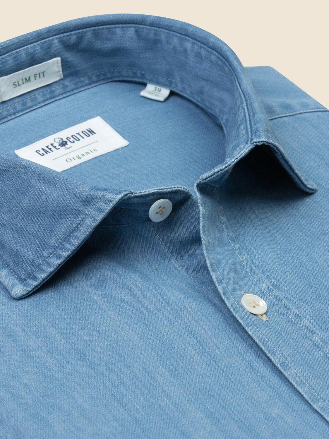 Chemise bio cintr&eacute;e en denim clair