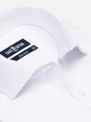 Chemise cintr&eacute;e non-iron en popeline blanche