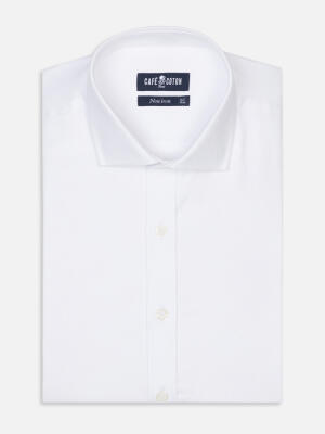 Chemise cintr&eacute;e non-iron en twill blanc