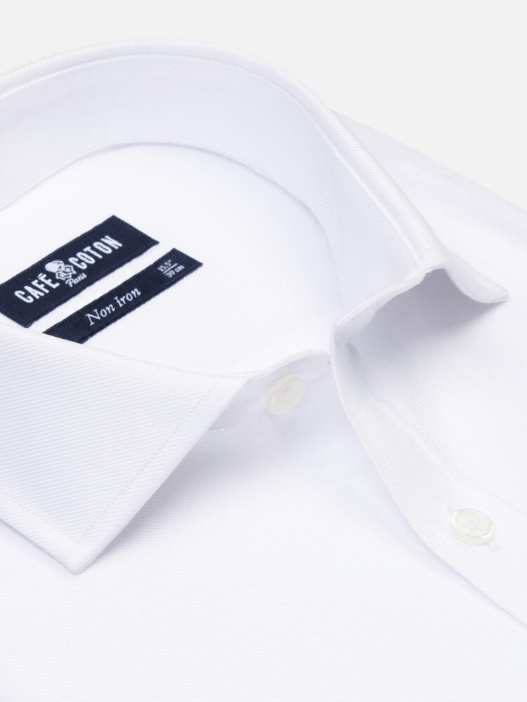 Chemise cintr&eacute;e non-iron en twill blanc