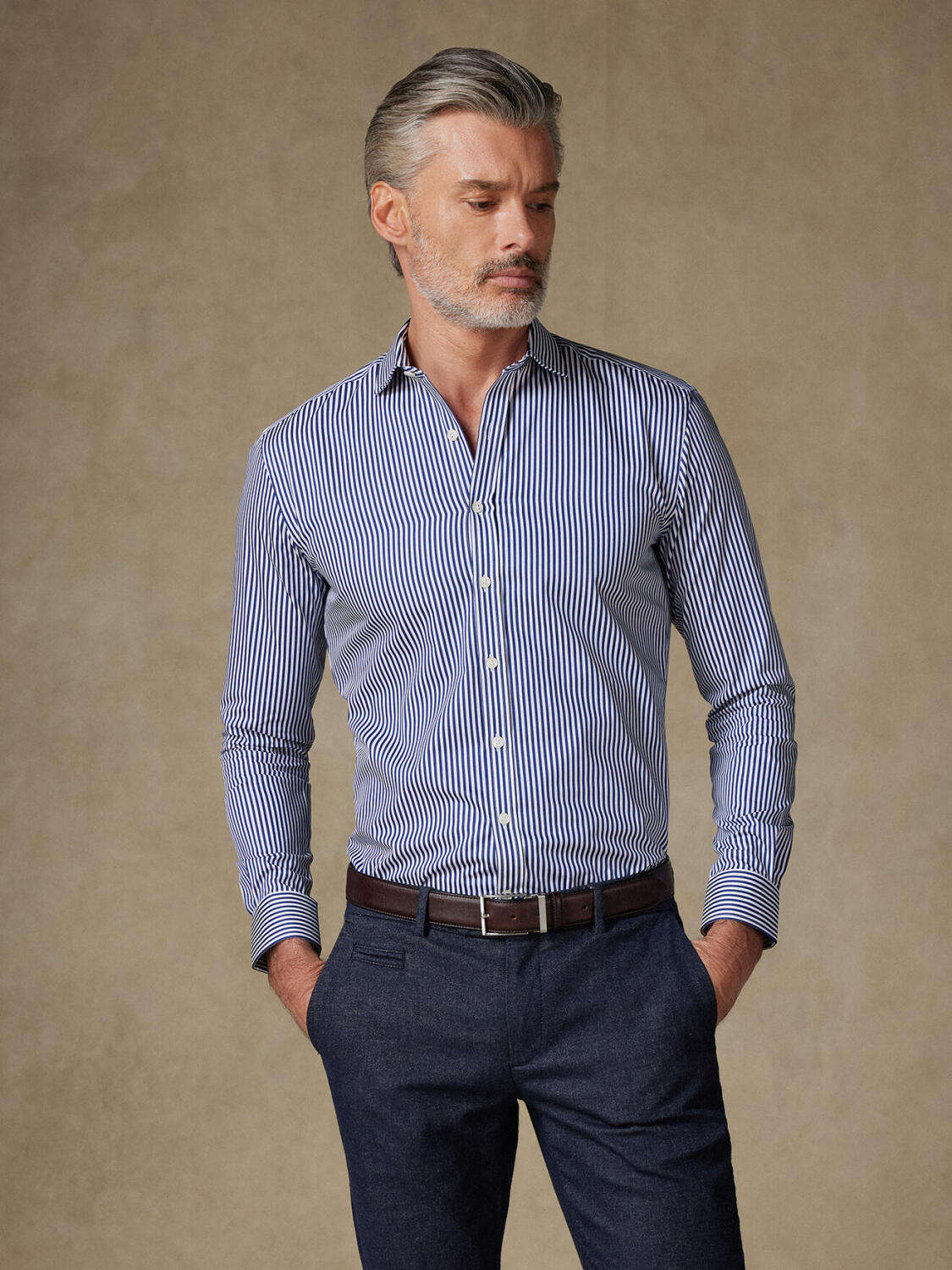 Camicia slim fit Aprila righe blu scuro - Collo a punta