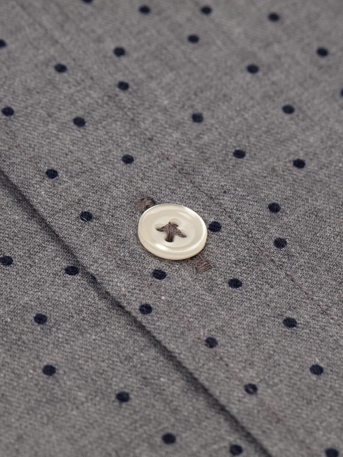 Camisa curvada Dorian en franela gris con lunares estampados - Cuello Pequeño