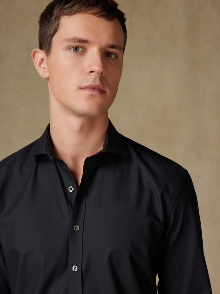 Camisa entallada Gleeson Negra - Cuello Pequeño