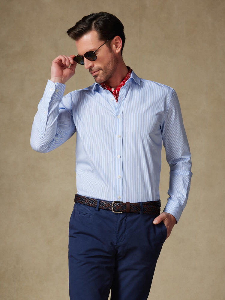 Menthon hemelsblauw gestreept Slim fit overhemd - Kleine Kraag