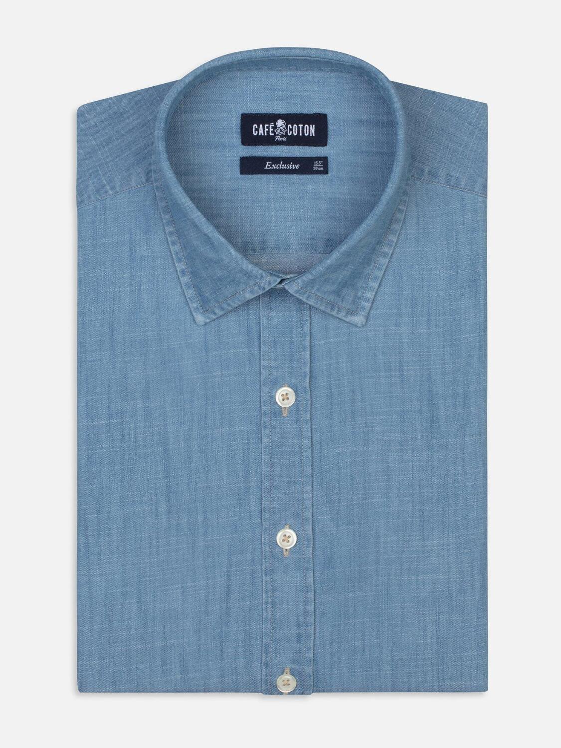 Chemise cintr&eacute;e en denim ring-ring bleu clair - Petit Col