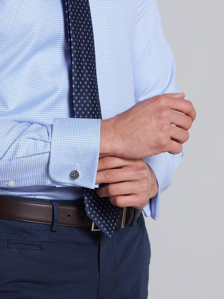 Chemise cintr&eacute;e Th&eacute;o en pied de poule ciel - Poignets Mousquetaires
