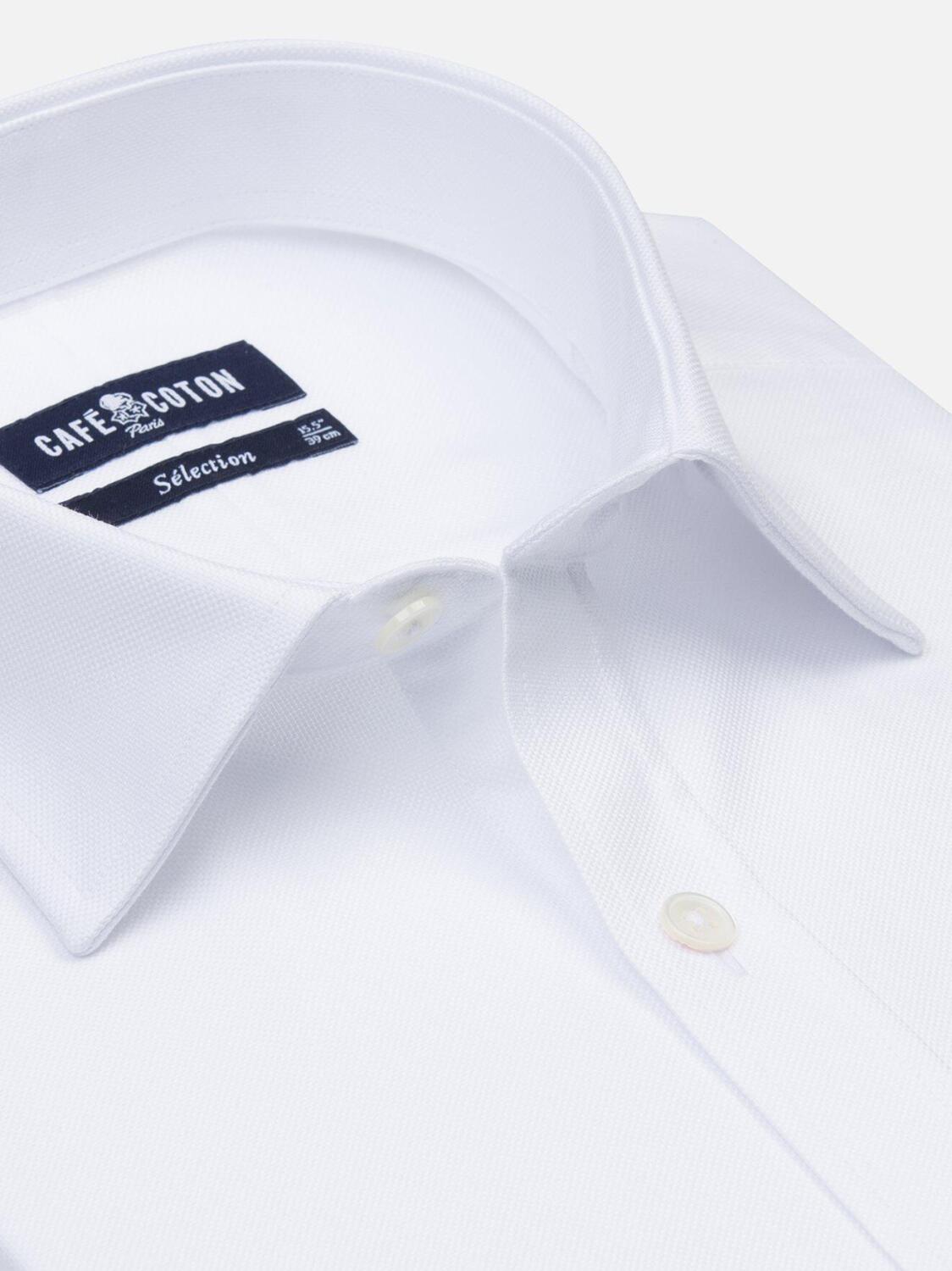 Chemise cintr&eacute;e blanche en oxford royal