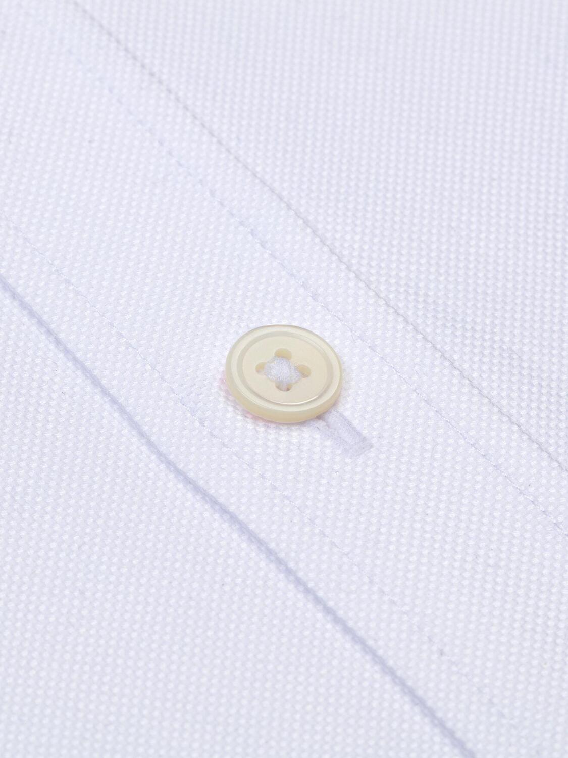 Chemise cintr&eacute;e blanche en oxford royal