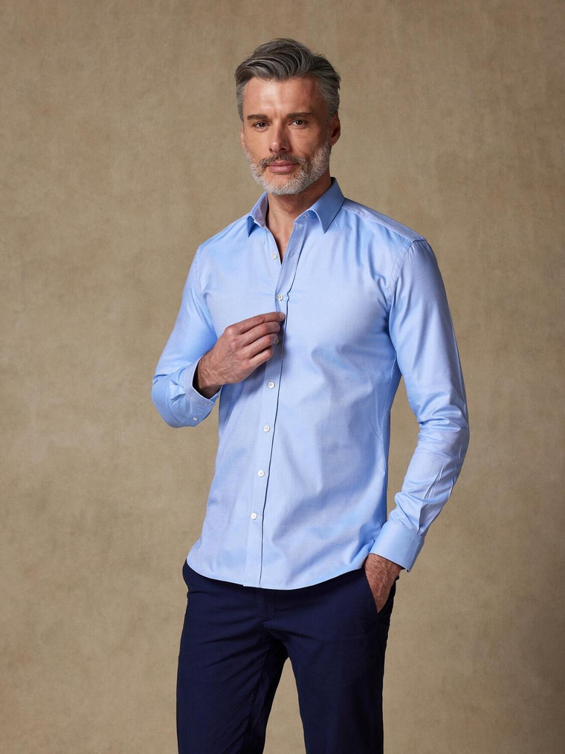Camicia aderente oxford blu cielo reale
