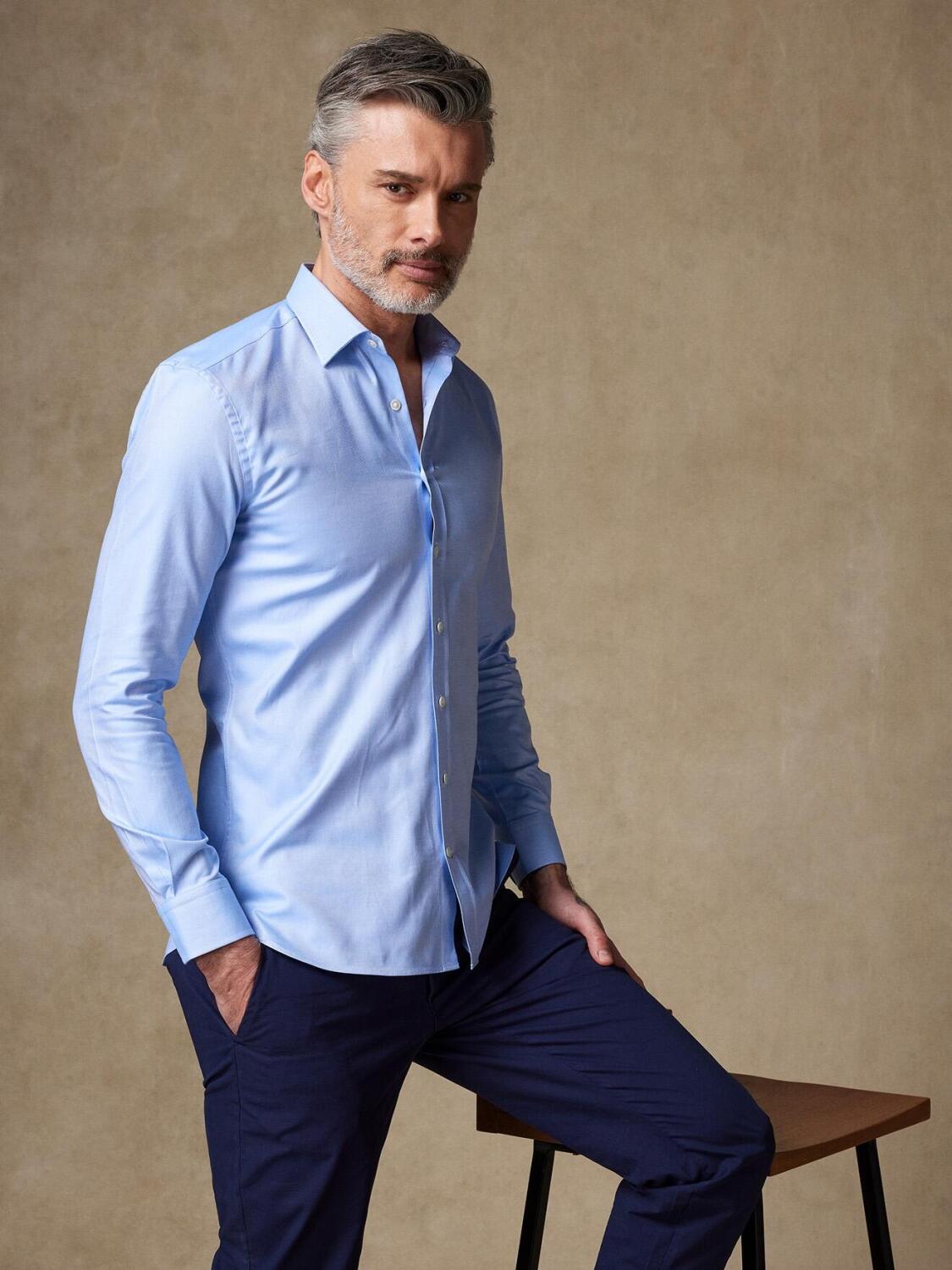 Camicia aderente oxford blu cielo reale