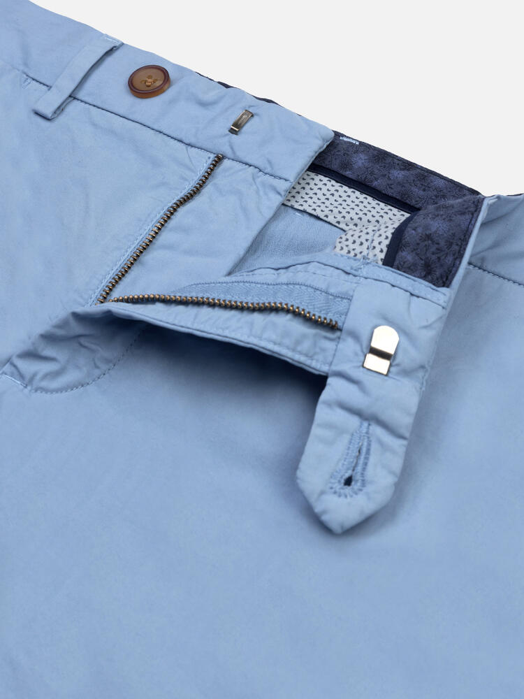 Bermudas Jimmy en algodón celeste
