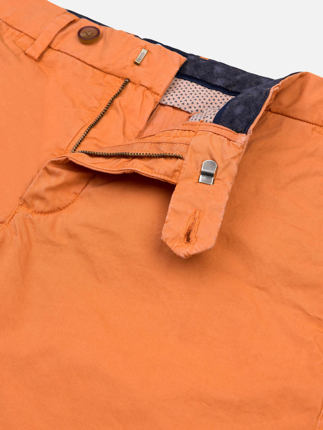 Jimmy Bermuda in apricot cotton