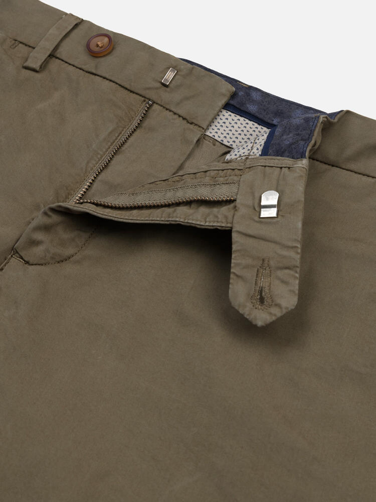Jimmy Bermuda in khaki cotton Jimmy in khaki cotton