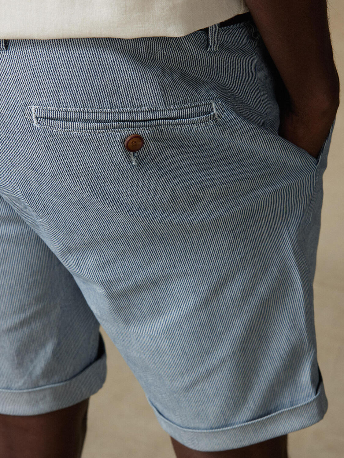 Bobby bermuda shorts in indigo stripes