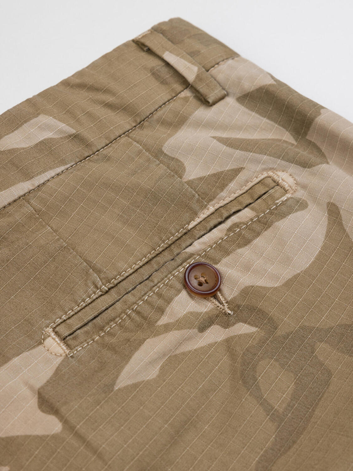 Harry bermuda with camouflage pattern