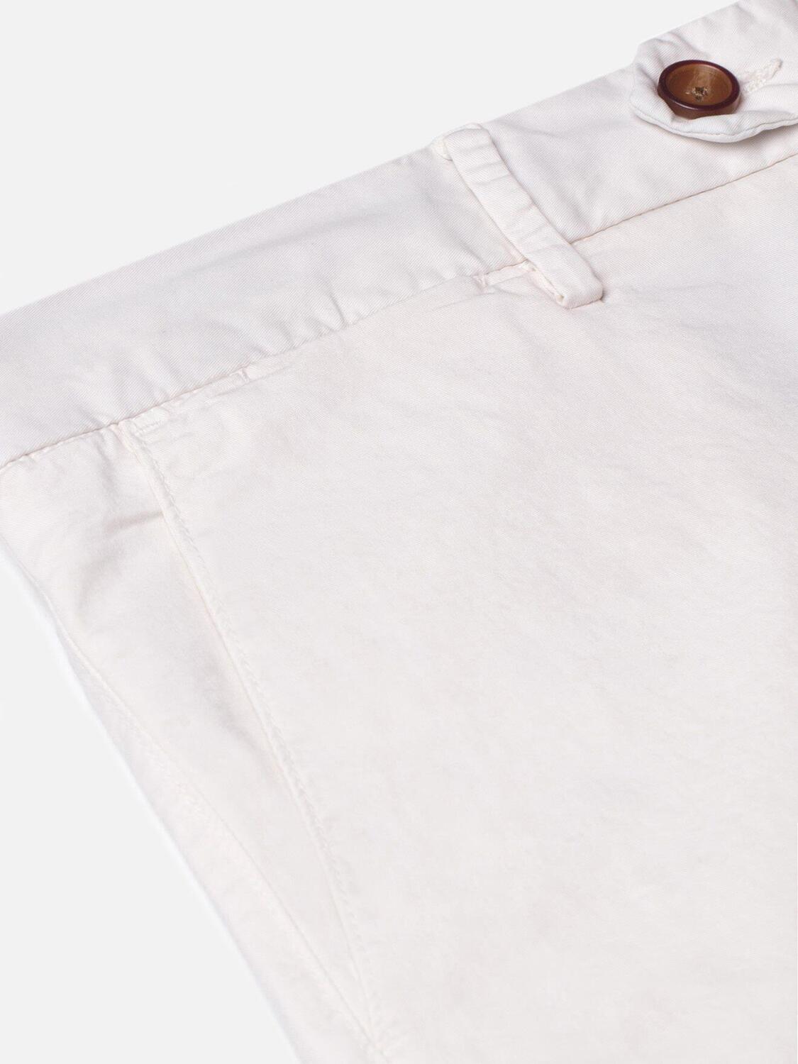 Bermuda classique en coton off-white