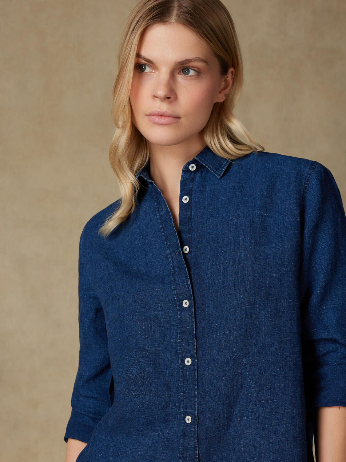 Justine camicia in lino effetto denim indaco
