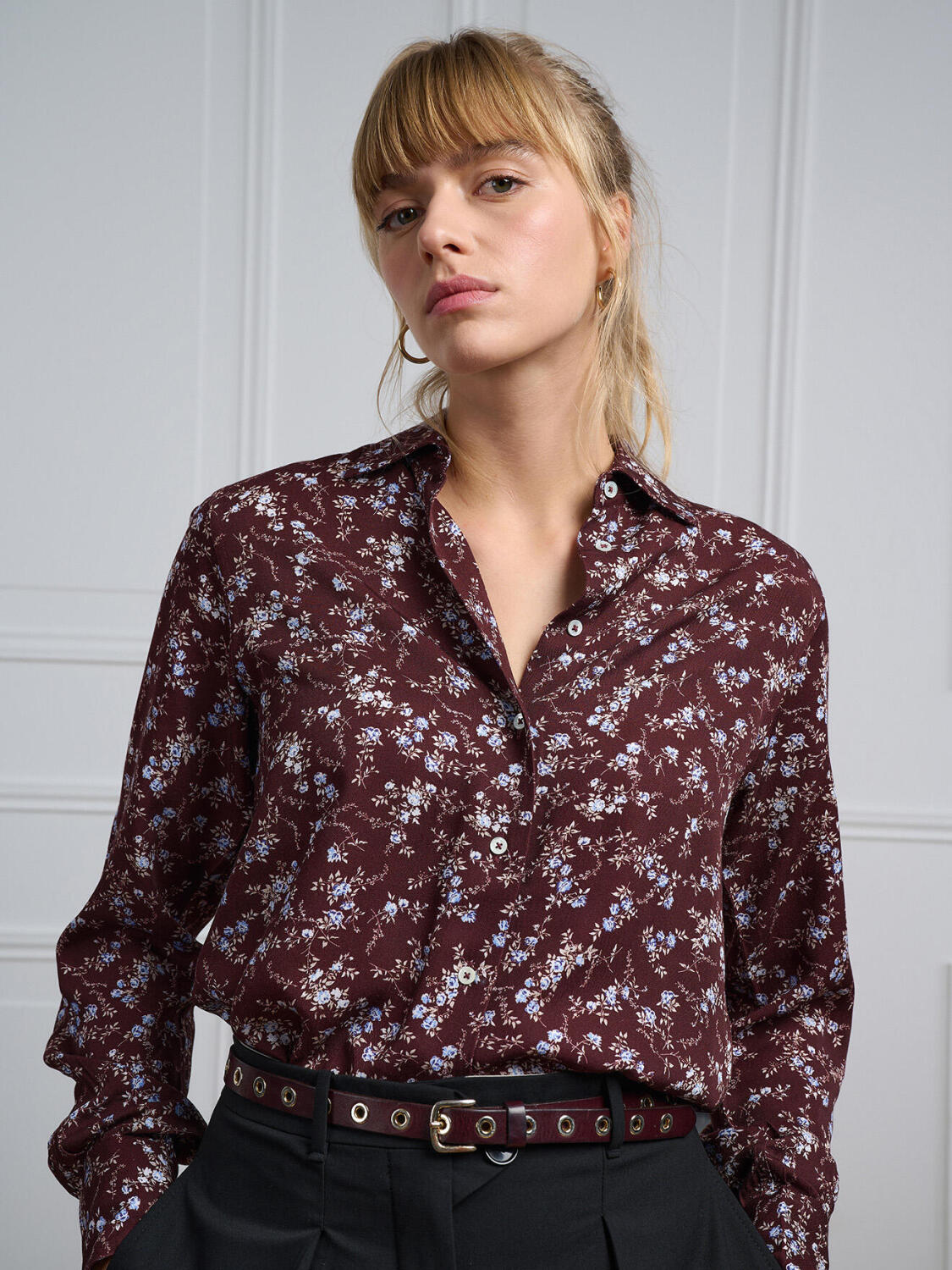 Camicia Albane rosso intenso con stampa floreale