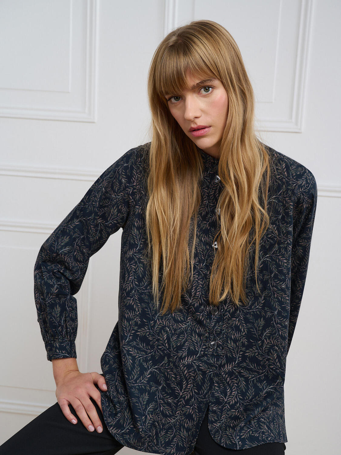 Chemise Janice marine &agrave; motifs imprim&eacute;s