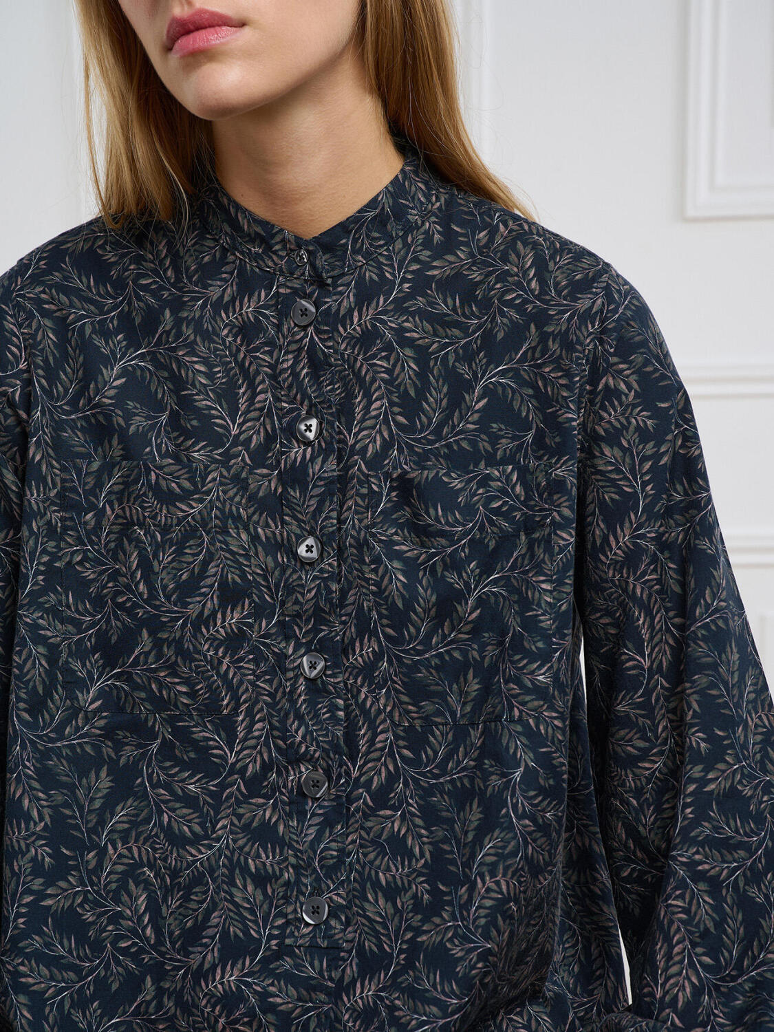Chemise Janice marine &agrave; motifs imprim&eacute;s