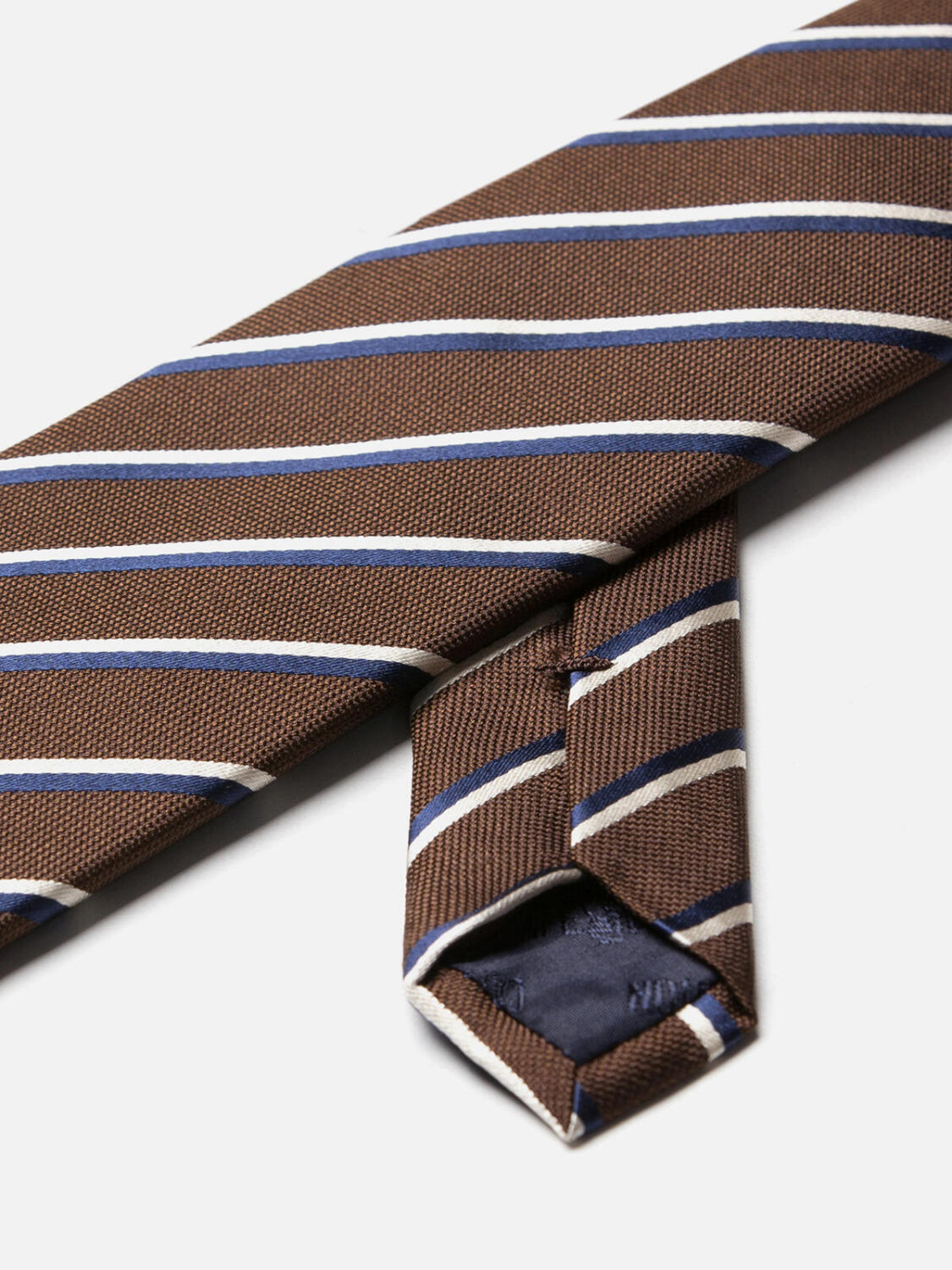 Bob stropdas van bruine zijde met marinestrepen