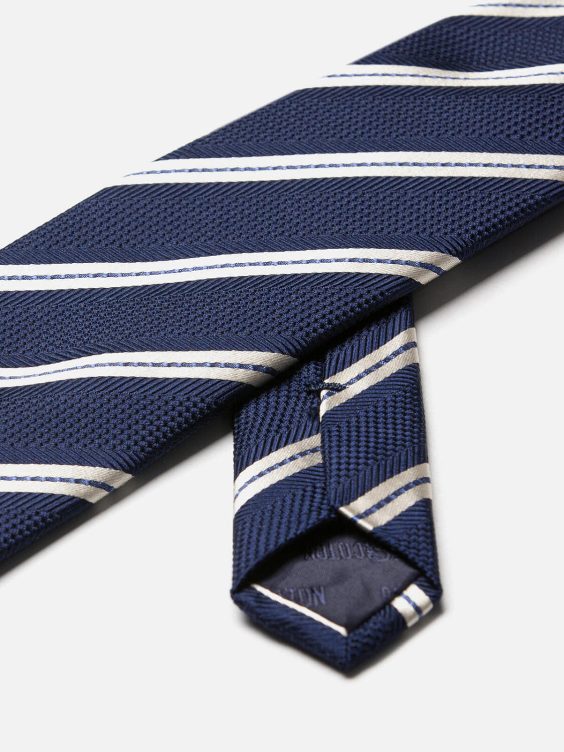 Cravatta Clive a righe in seta blu