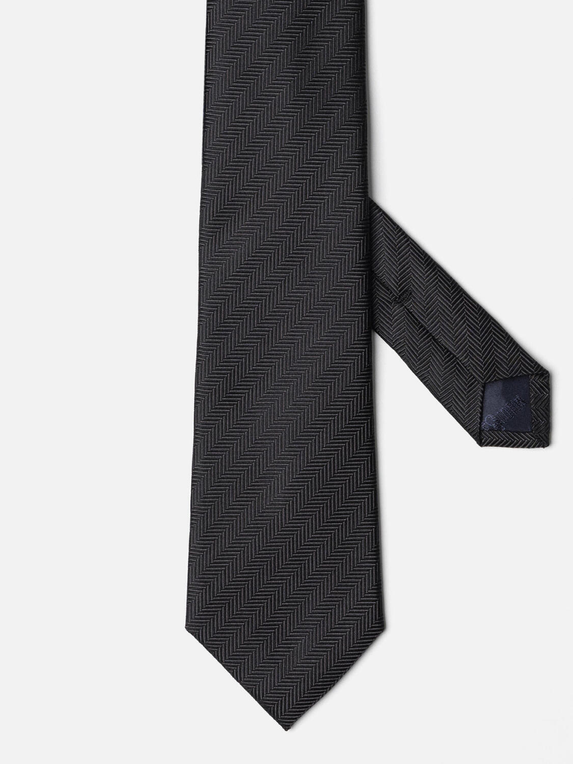Tie in anthracite herringbone silk