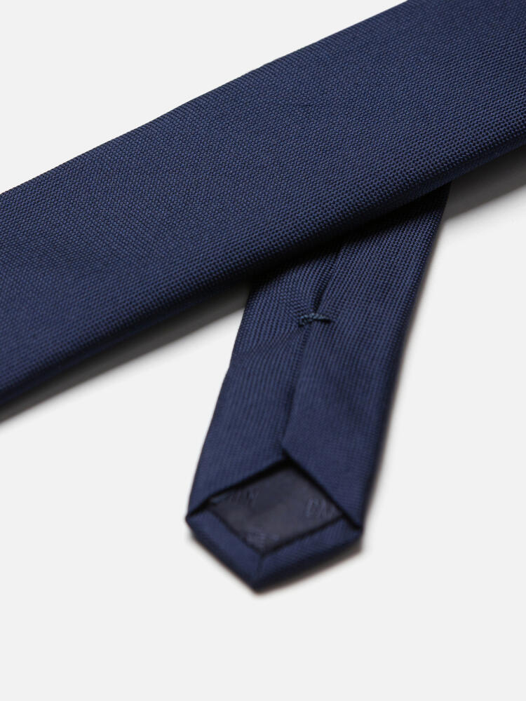 Slim tie in navy silk micro braid