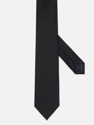 Cravate slim Anders en soie serg&eacute;e noire
