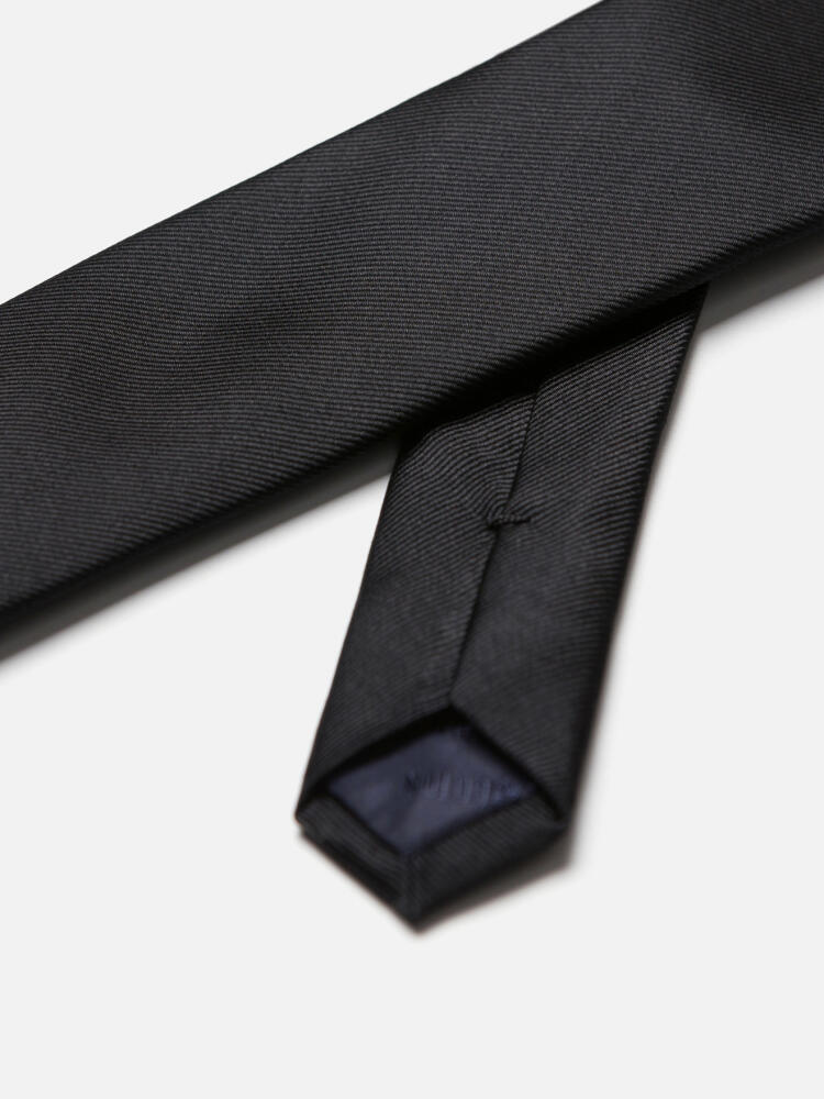 Slim black silk twill tie