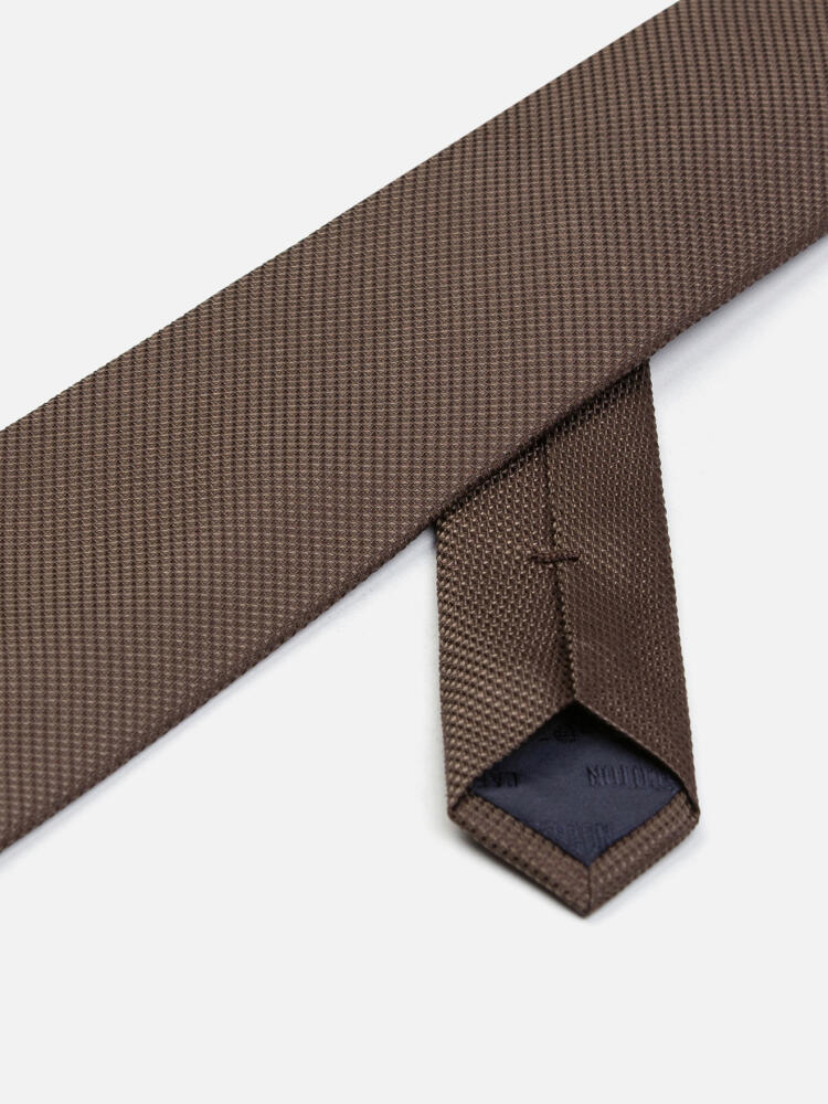 Cravate slim Deven en soie textur&eacute;e marron