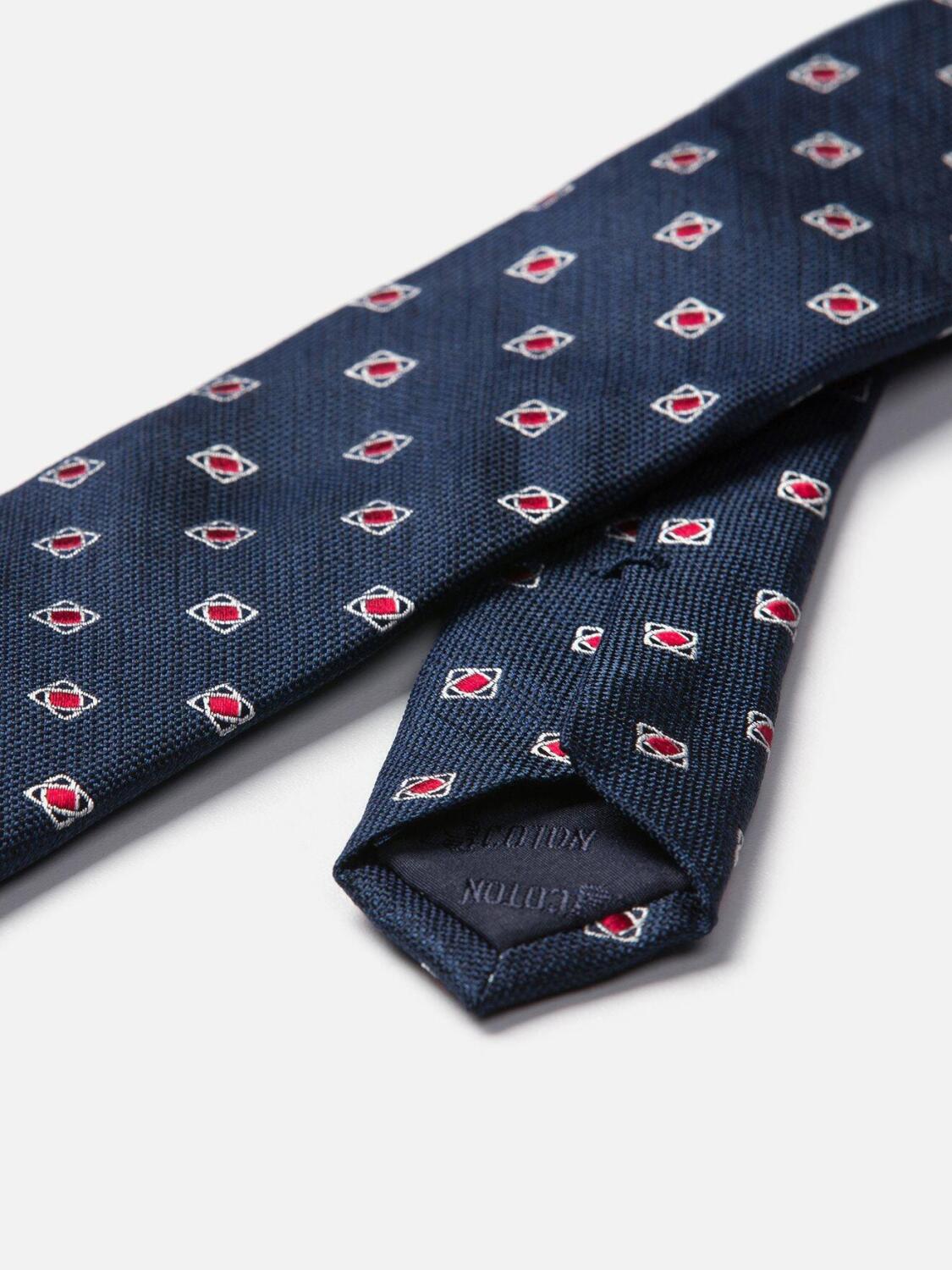 Red patterned slim slim tie in red patterns