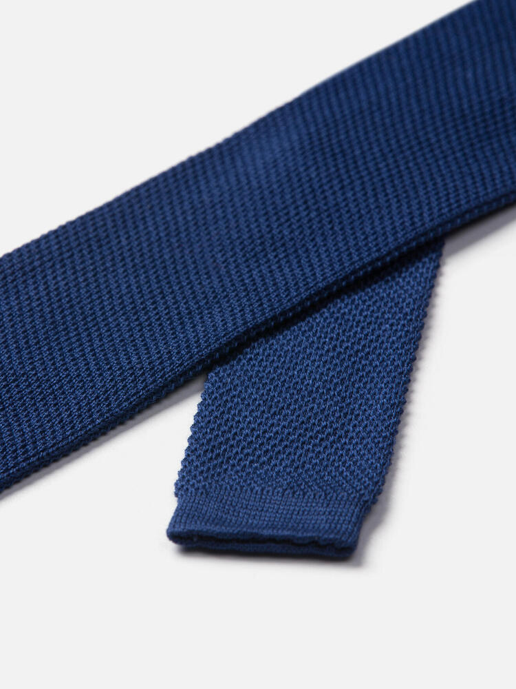 Cravate fine en tricot bleue