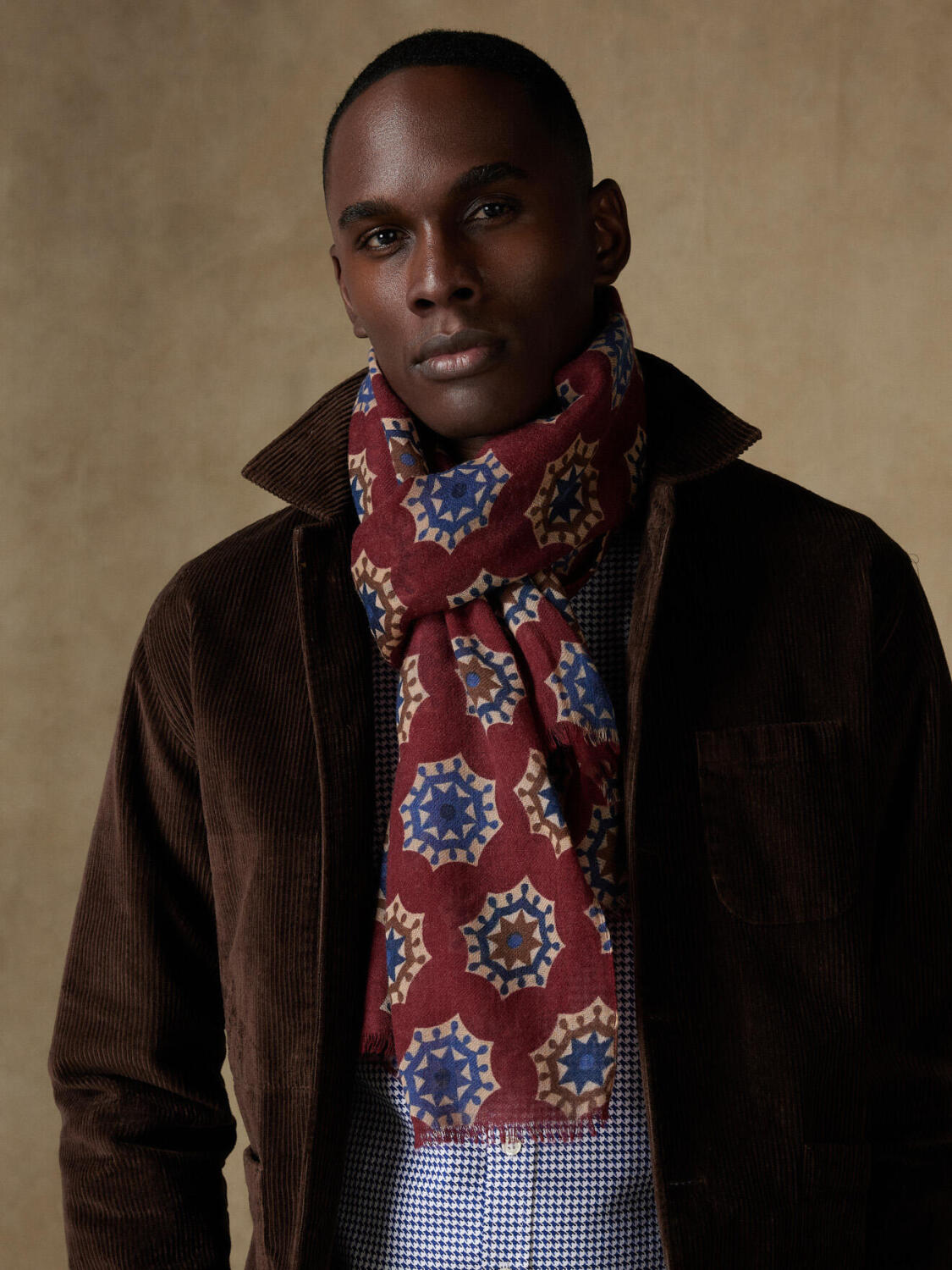 Écharpe Kent bordeaux à motifs géométriques