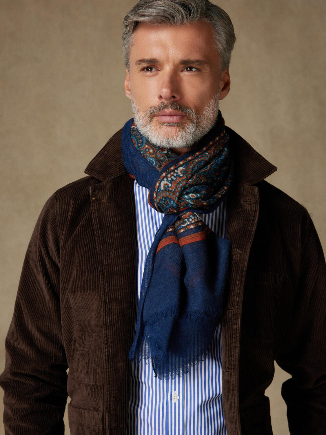 &Eacute;charpe Surrey marine &agrave; motif batik