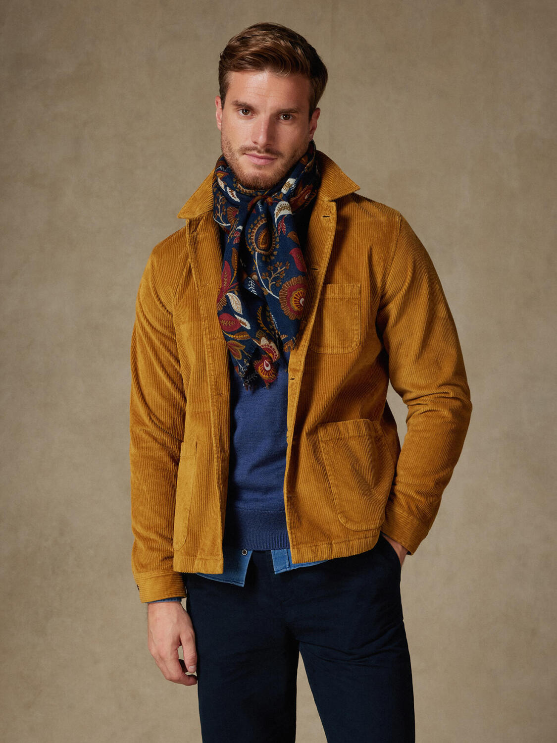 &Eacute;charpe Walter marine &agrave; motifs