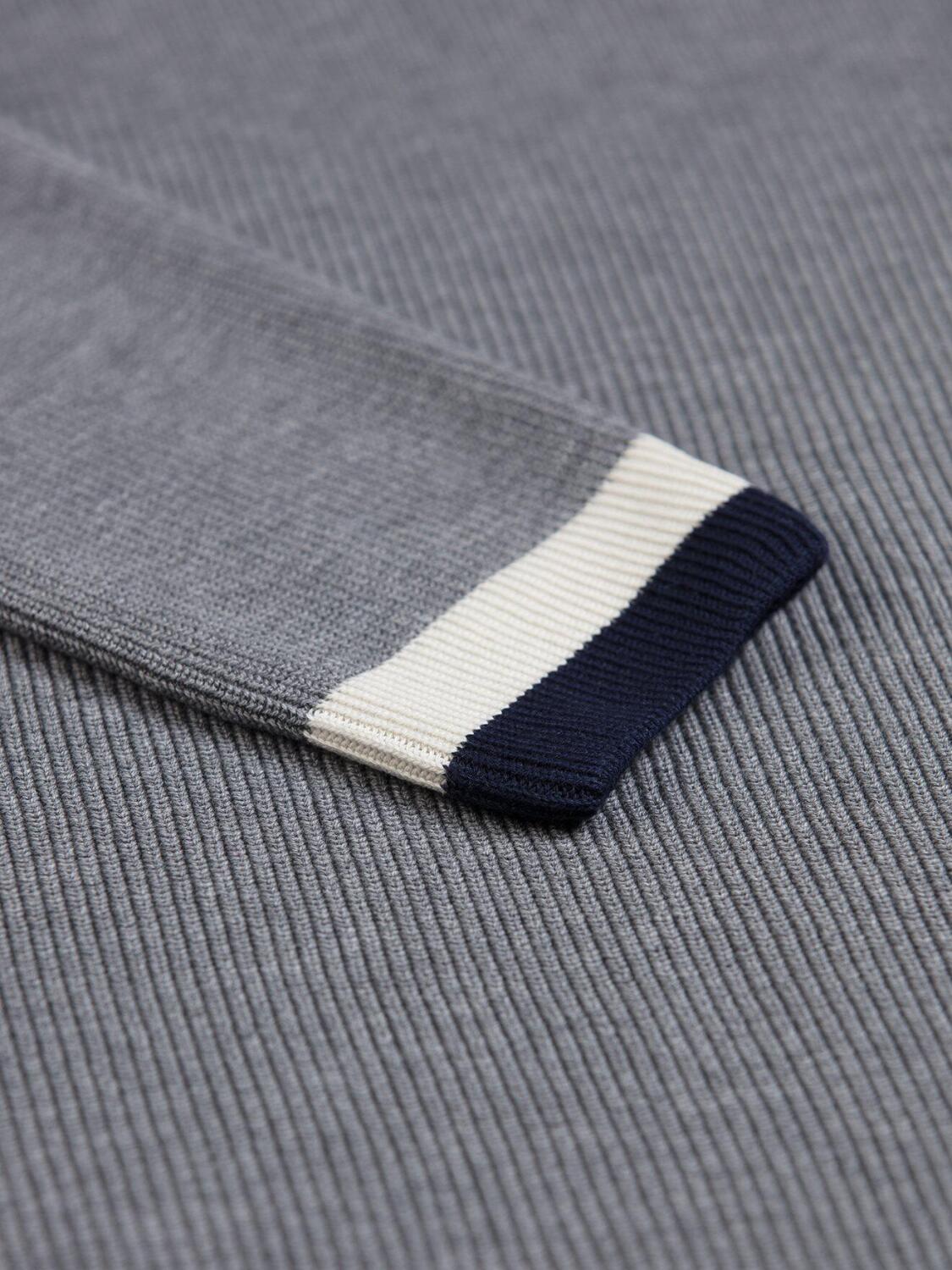 Grey round neck cotton pullover