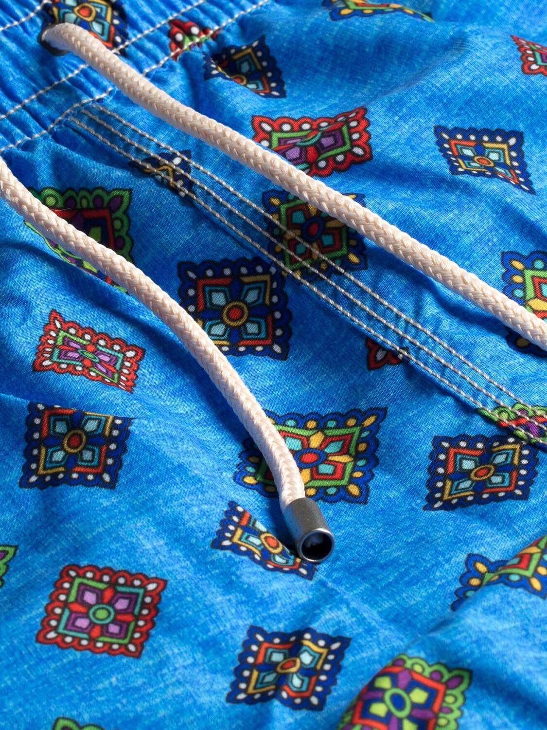 Badeanzug mit ethnischem Druck