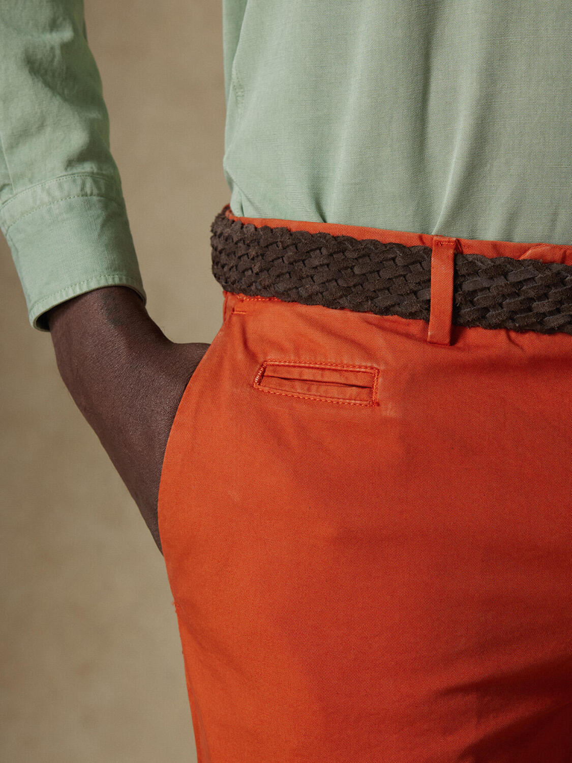 Pantaloni chino ruggine